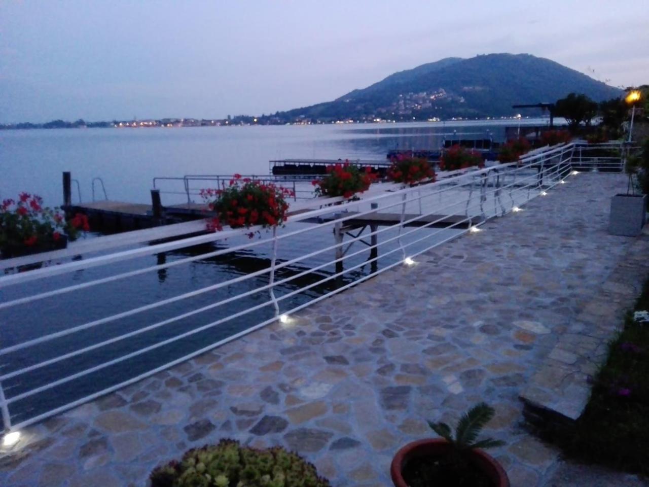Villa Anastasye Your Lakefront Vacation Rental Predore Ngoại thất bức ảnh