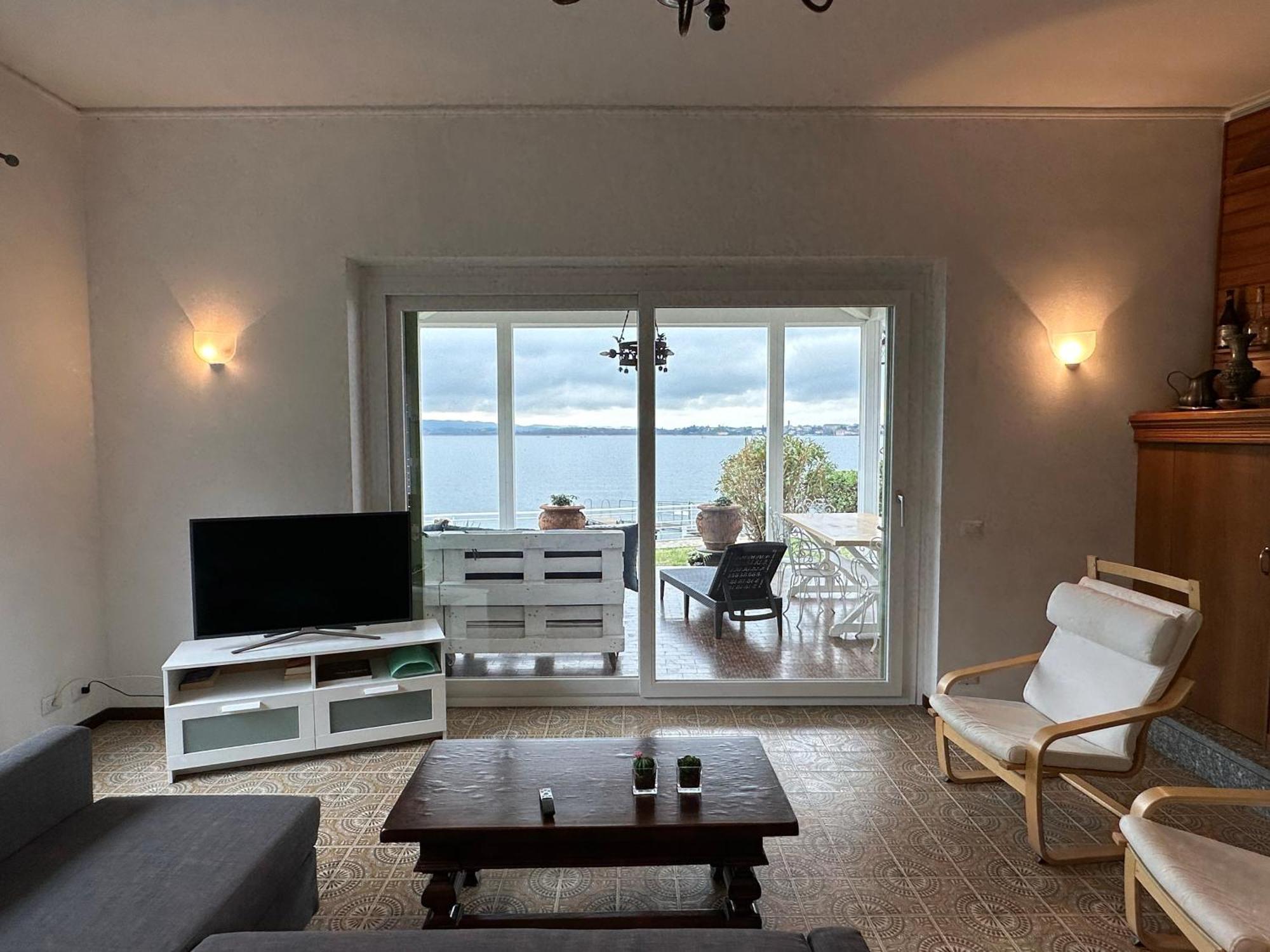 Villa Anastasye Your Lakefront Vacation Rental Predore Ngoại thất bức ảnh