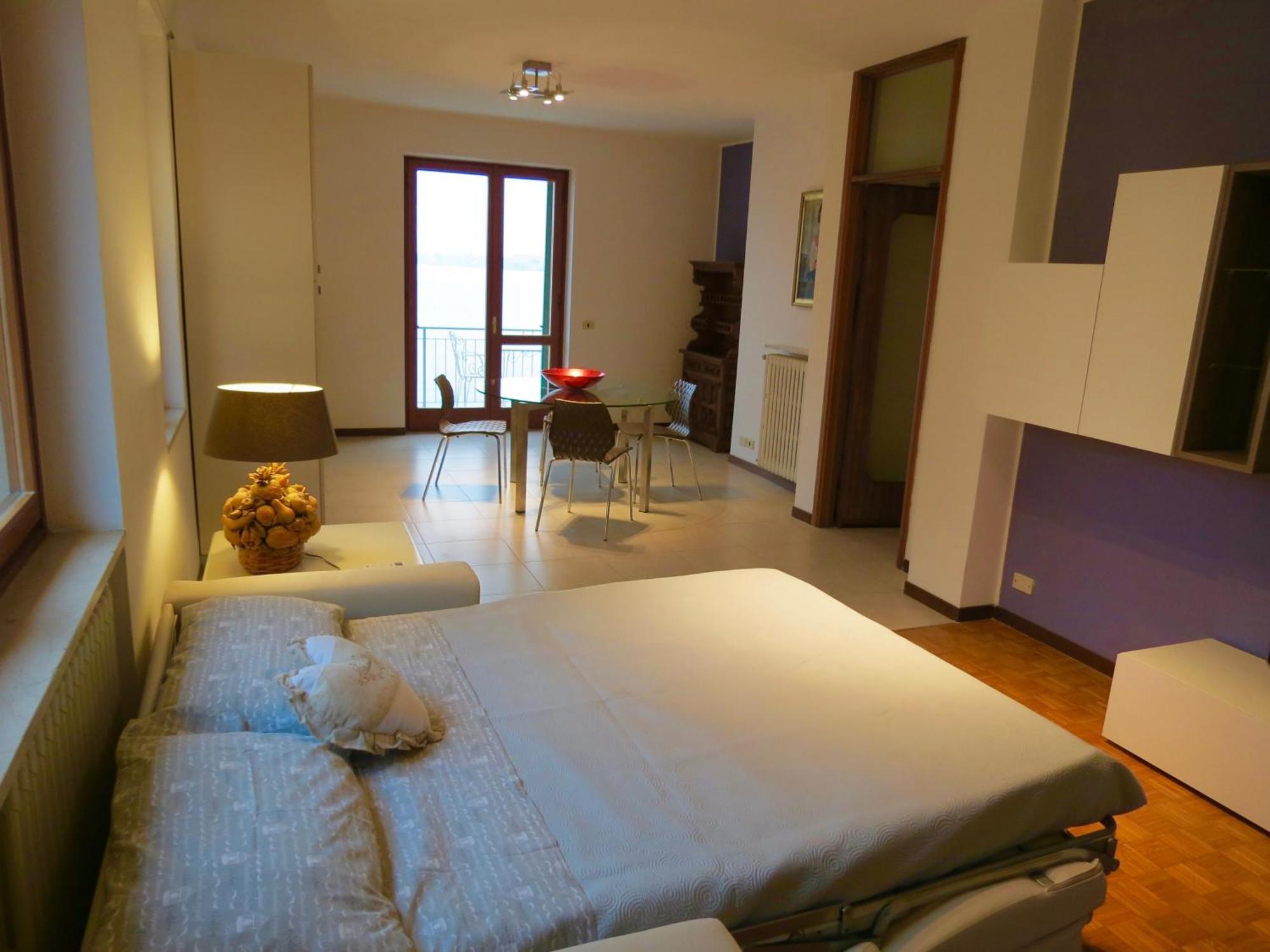 Villa Anastasye Your Lakefront Vacation Rental Predore Phòng bức ảnh