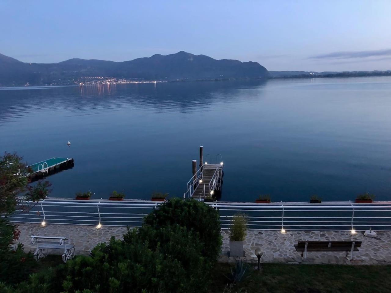 Villa Anastasye Your Lakefront Vacation Rental Predore Phòng bức ảnh
