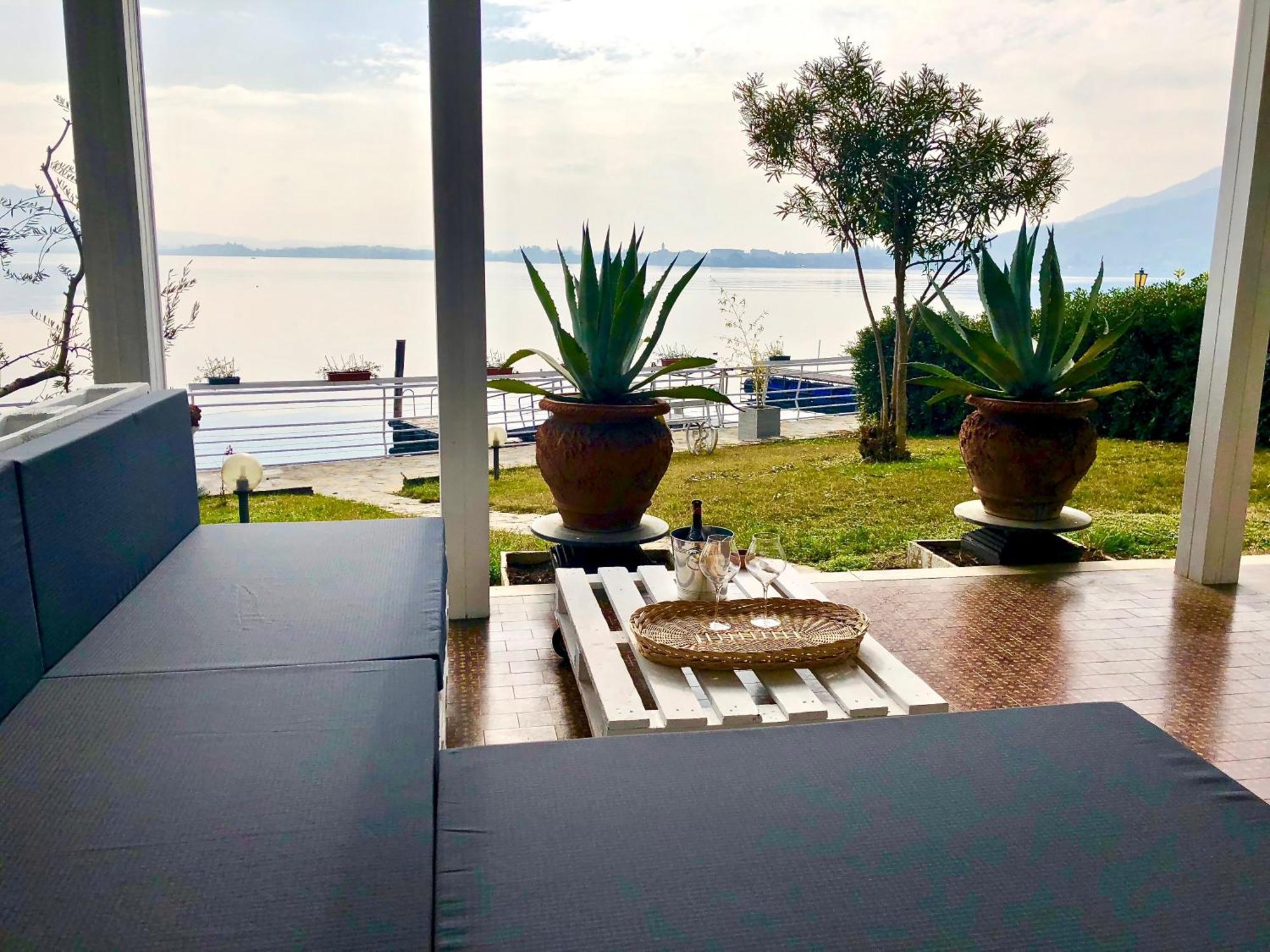 Villa Anastasye Your Lakefront Vacation Rental Predore Phòng bức ảnh