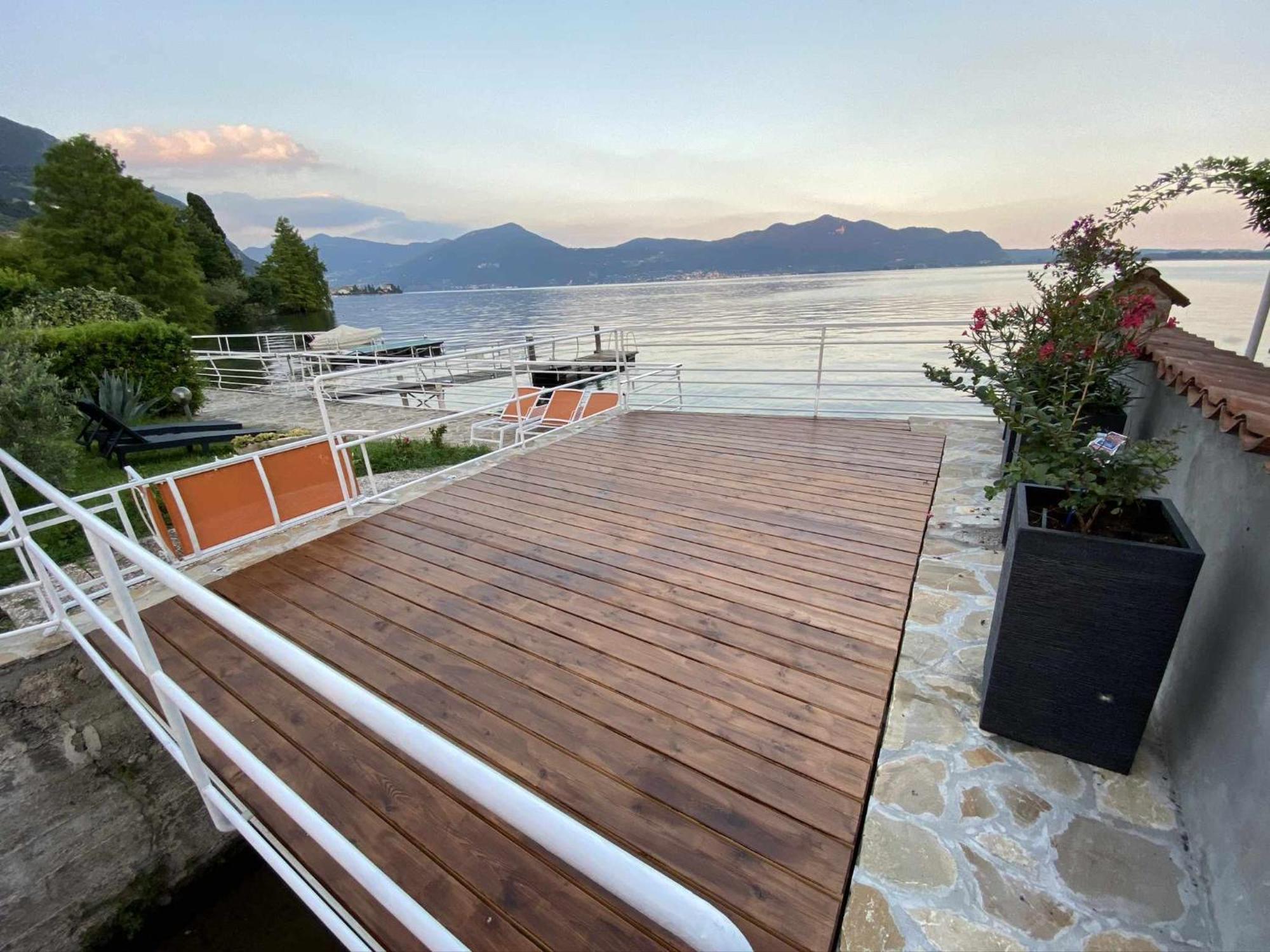 Villa Anastasye Your Lakefront Vacation Rental Predore Phòng bức ảnh